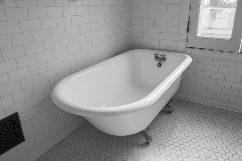 Vintage Clawfoot Bathtubs